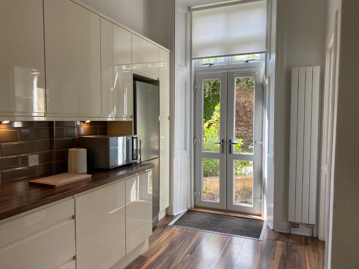 Lovely Main Door 2 Bed Apartment EDI Kültér fotó